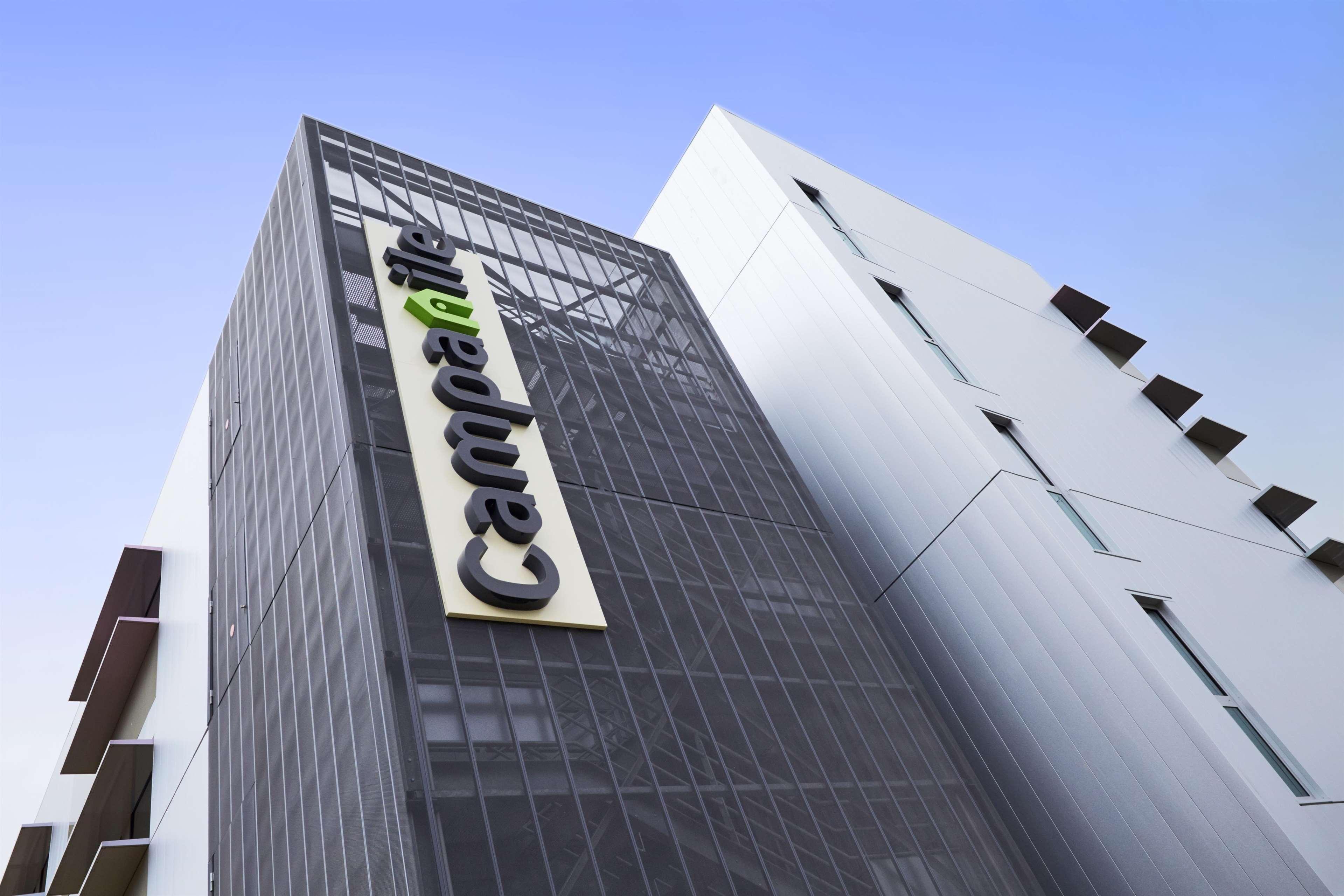 Campanile La Roche Sur Yon Centre Gare Hotel Exterior photo